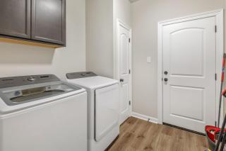 2 Bedroom Home in Lake Charles - 2