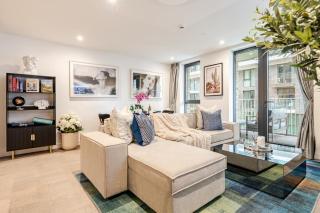 3 Bed London Dock Premium Aprt with AC - Sleeps 6 - 0
