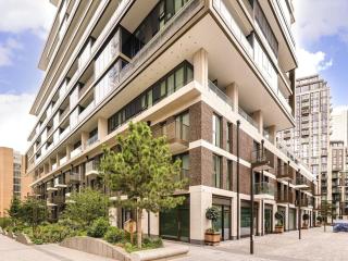 3 Bed London Dock Premium Aprt with AC - Sleeps 6 - 7