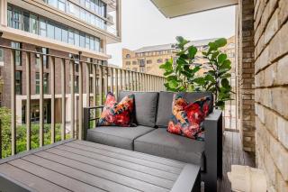 3 Bed London Dock Premium Aprt with AC - Sleeps 6 - 2