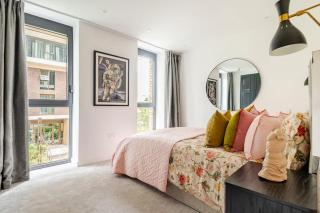 3 Bed London Dock Premium Aprt with AC - Sleeps 6 - 1