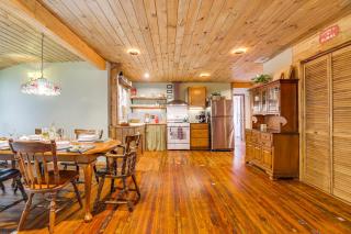 Ski, Swim, Relax Old-Fashioned Poconos Getaway - 4