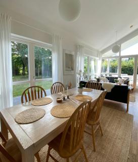 Holiday Home With Large Garden Near Heather Hill - 0