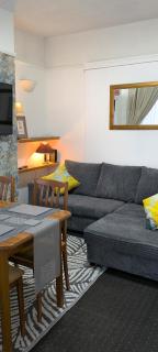 Kettering Town Double Rooms with TV Ideal Professional workers for longer stays Shared bathroom kitchen & Lounge - 3