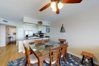 Emerald Towers West 5001 - 2