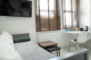 Concept Room 3 Executive Double Enfield Town - 7