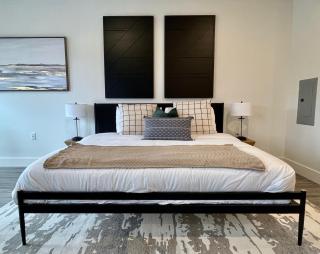 Elevator-Downtown View-Garage-King Bed-Laundry - 5