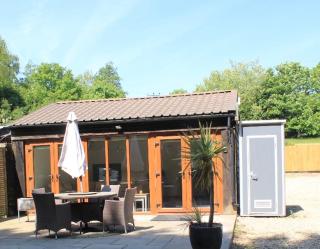 Converted Barn, One Bedroom, Studio Glamping - 3