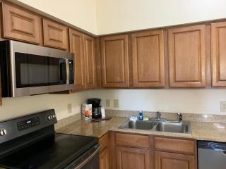 Orlando Resort Near Disney, Universal , Pools , Free Shuttle, no resort fee - 7