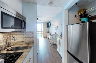 Pirates Bay A215 - 1