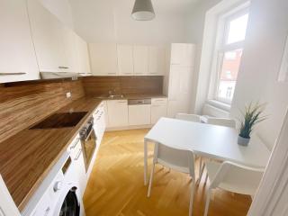 Modern, Bright, Spacious 3-Room-Apartment in a Nice Area of Vienna - 0