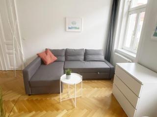 Modern, Bright, Spacious 3-Room-Apartment in a Nice Area of Vienna - 3