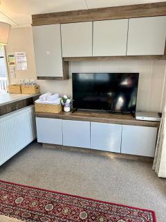 The Lakeside21 Caravan 8 berth with Hot tub at Tattershall Lakes - 1