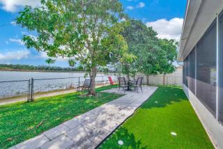 Outdoor Relaxation! Port St Lucie Family Home - 0