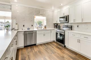 Furnished Sunroom with TV! Canal-Front Bradenton Gem - 1