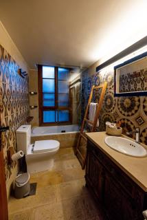 Dar Asmat Batroun Charming 3-Bedroom Stone Home Steps from Old Town & Beach - 2