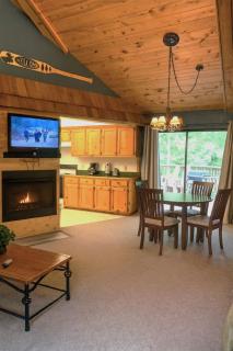 Smoky Mtn Memories Family Cabin Near Pigeon Forge- Hot Tub, Fireplace & Free Daily Tickets - 9