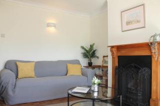5 Sea View Walk - unique beachfront location - pets welcome - free parking - 4
