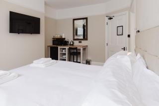 Grace's Guesthouse Room 5 - 2