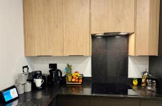 Brand new apartment in London WD6 - 4