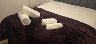 SAV 1 Bed Flat Near Watford Town - 1