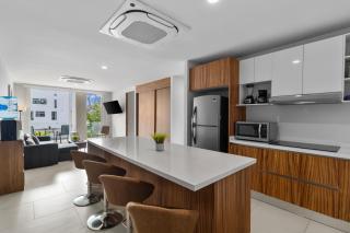 Comfort and design in a green oasis near the beach - 9