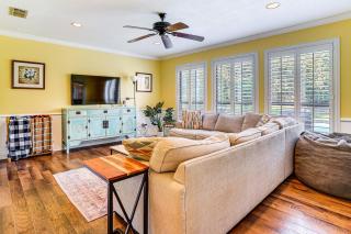 Patio and Yard Family Home 12 Mi to ATandT Stadium! - 6