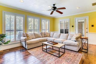 Patio and Yard Family Home 12 Mi to ATandT Stadium! - 4