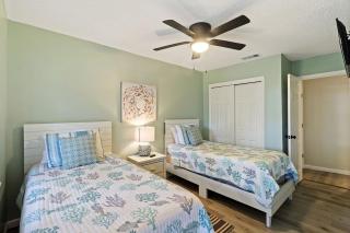 Hilton Head 3BR Retreat – Pool Dining Shops - 8