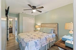 Hilton Head 3BR Retreat – Pool Dining Shops - 6