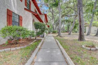 Renovated 2BR Hilton Head Home – Walk to Shops - 9