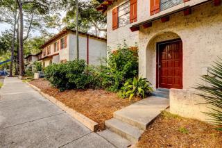 Hilton Head 2BR Escape w Pool Sofa Bed - 8