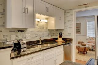 Family-Friendly 2BR Home w Sofa Bed – Hilton Head - 1