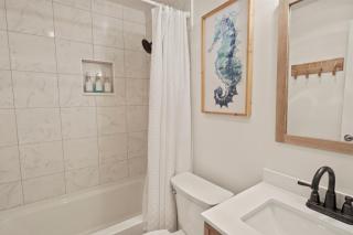 Nautical 3-Bedroom Hideaway only 10min to the Beach! - 5