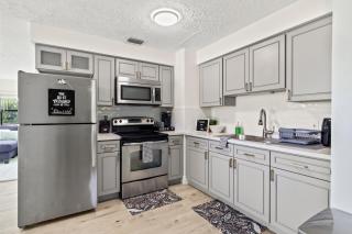 Nautical 3-Bedroom Hideaway only 10min to the Beach! - 1