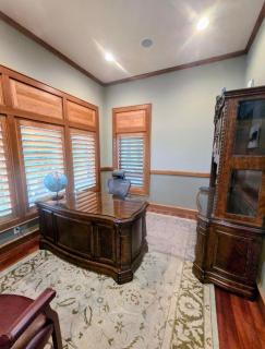 Luxury Family Estate Near PDX, Theater, Sauna & Game Room - 1