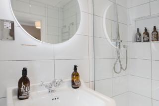 Grace's Guesthouse 68a - 8