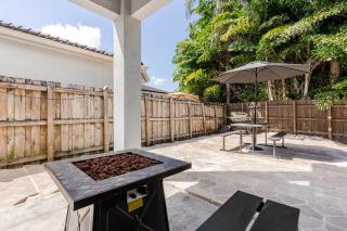 FL1 House NEW Miami Oasis Game Room & Firepit - 6