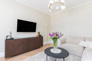Detached Modern 3 Bedroom House - 4