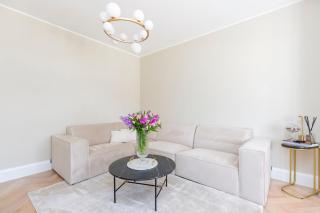 Detached Modern 3 Bedroom House - 2