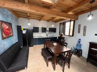 Antigua Central Casa or Loft King Beds Volcano View - Buen Rollo Escapes - 8