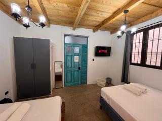 Central Antigua Loft or 3BR Casa - King Beds - 3 Min Walk to Santa Catalina Arch - 1