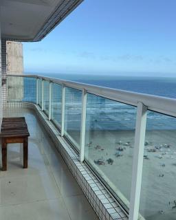 Apartamento com Prédio Frente Mar - 2