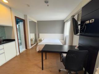 Flat Mercure 16B - 9