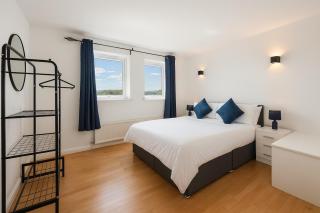 Stoke Mandeville House - Sleep 6-8 - 3