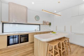 Colite Luxury Barwon Heads Sleeps 8 Rooftop deck 2 minute walk to the main shops river and parks - 6
