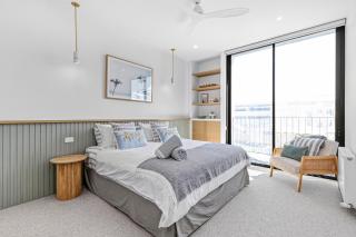 Colite Luxury Barwon Heads Sleeps 8 Rooftop deck 2 minute walk to the main shops river and parks - 3