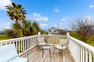 Haven Steps to Beach Firepit Pet Paradise - 7