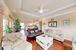 Escape Steps to Beach Large Deck Group Ready - 5