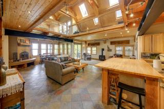 Lake Pend Oreille Oasis Home with Hot Tub and Games - 3